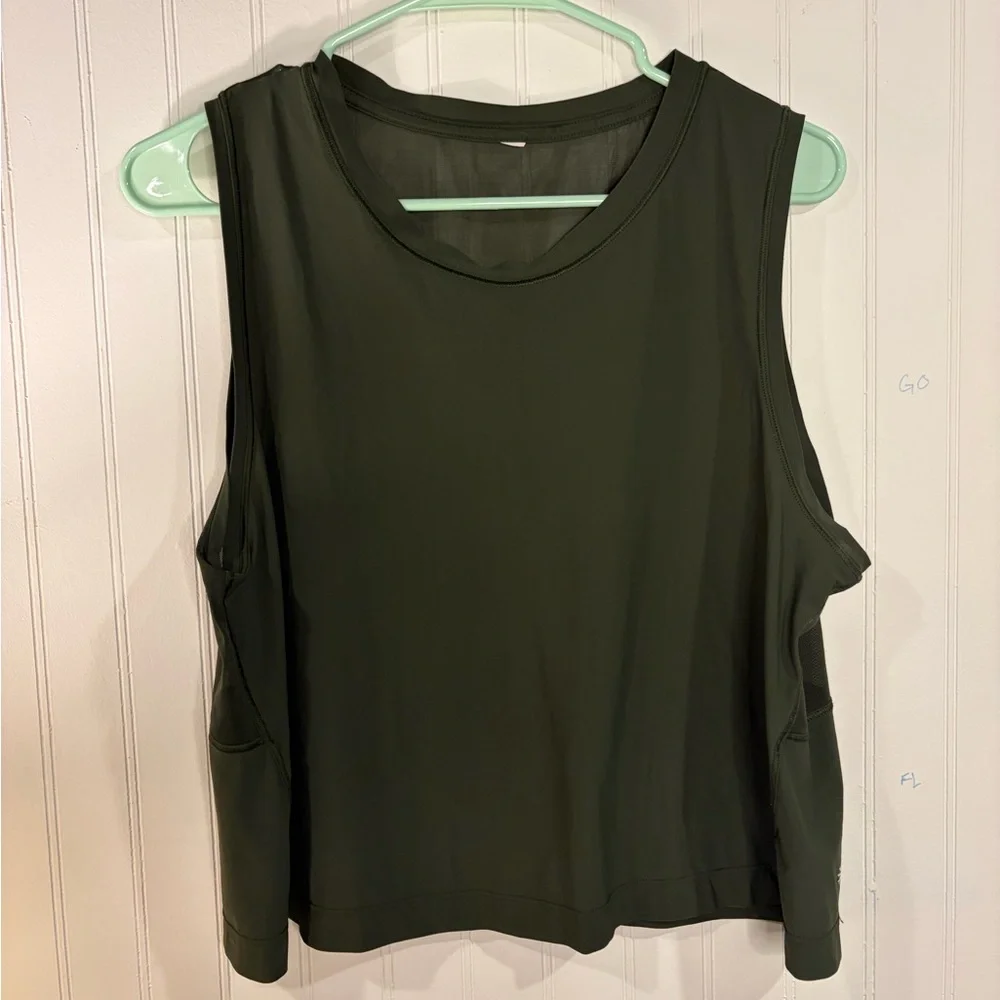 Athleta Ultimate Workout Tank - Picture 2 of 5